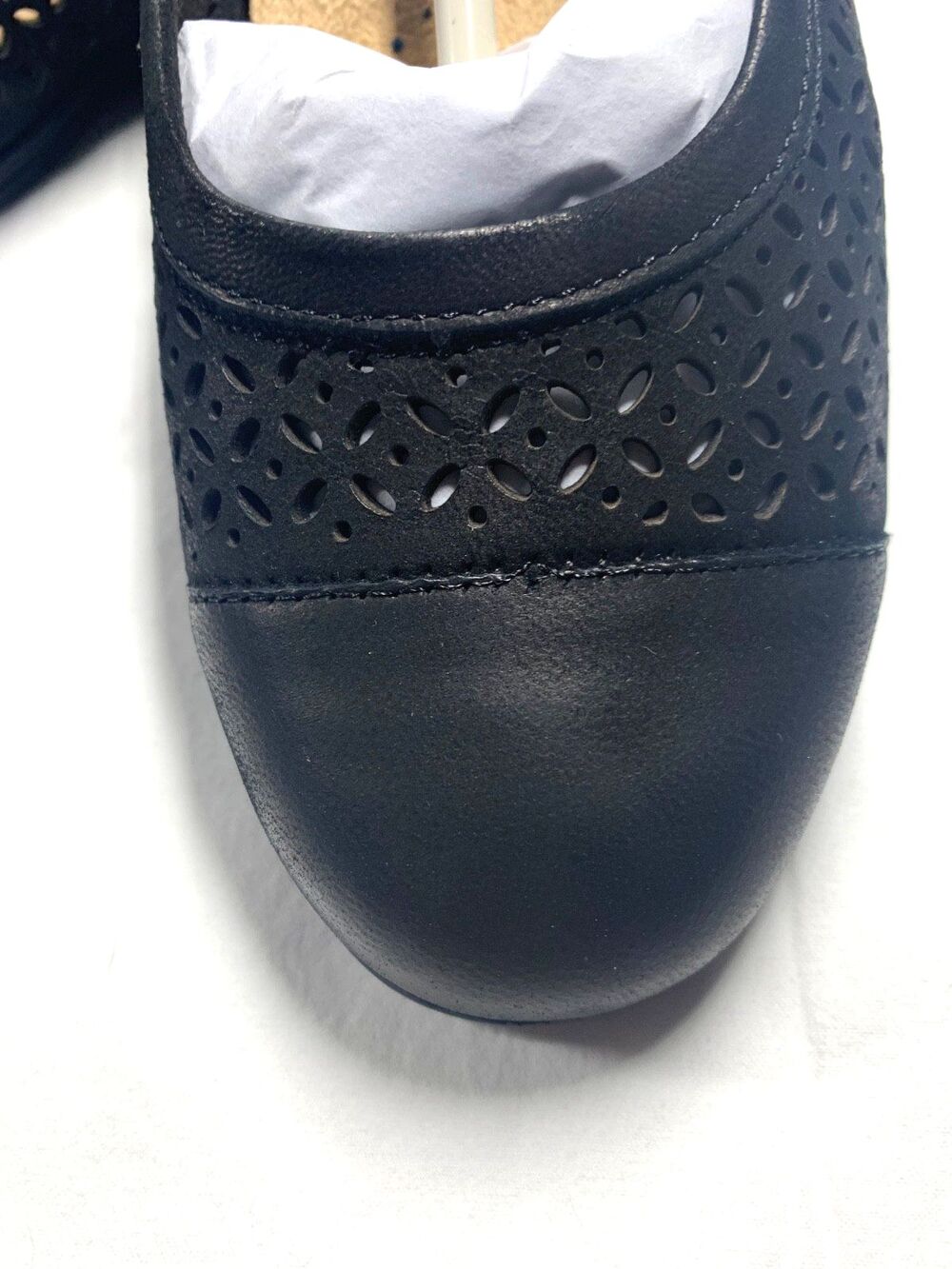 Trotters Delmara Black Perforated Leather Slip On Shoes Womens Size 10.5 M NWOB - Picture 6 of 7